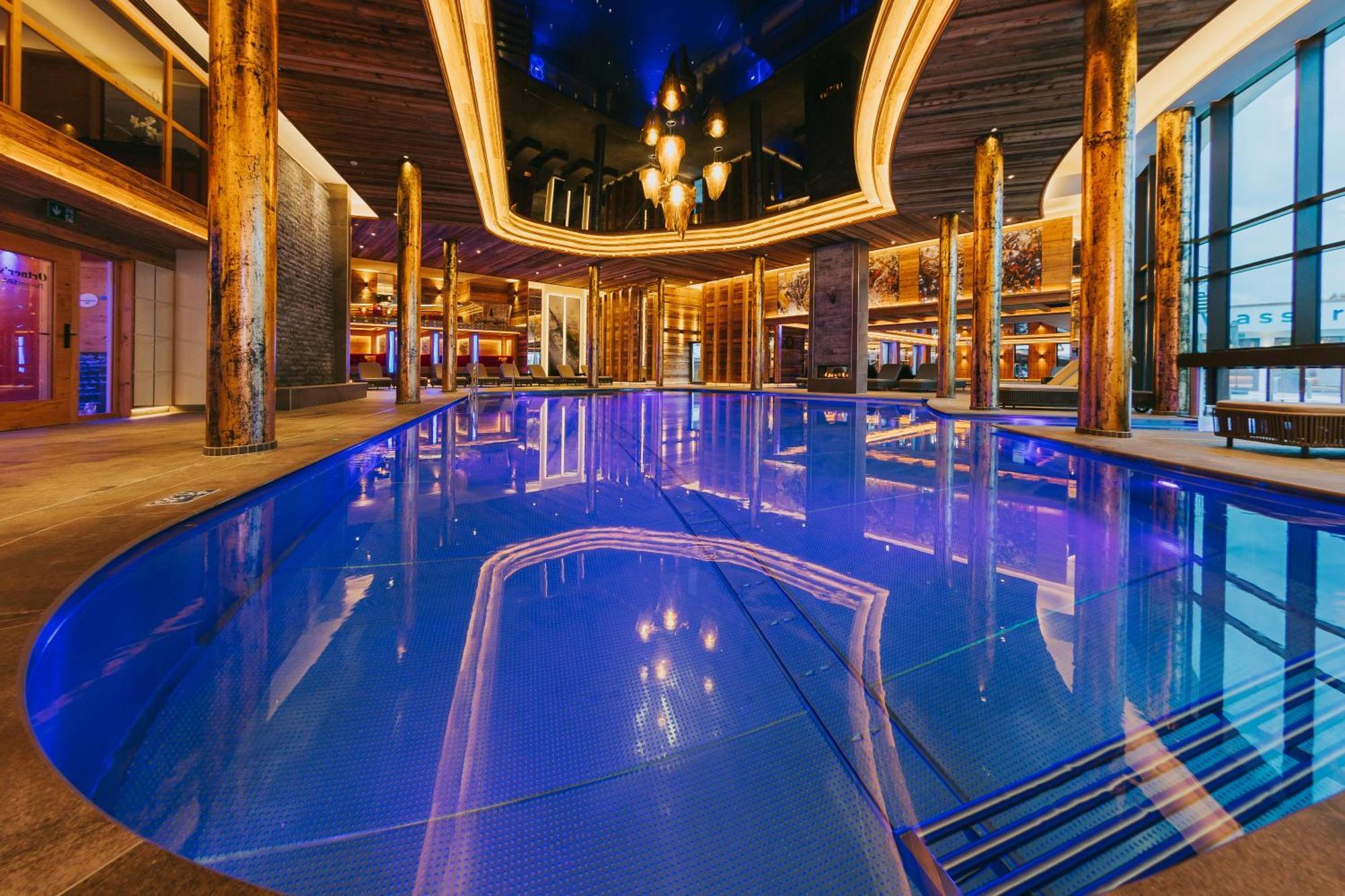 Ortner'S Resort Bad Füssing Buitenkant foto The pool at the Aqua Dome