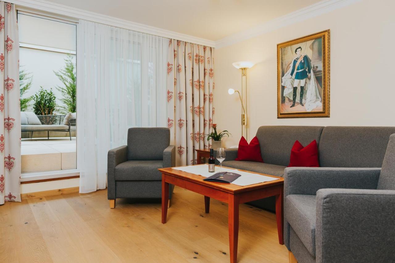 Ortner'S Resort Bad Füssing Buitenkant foto A living room
