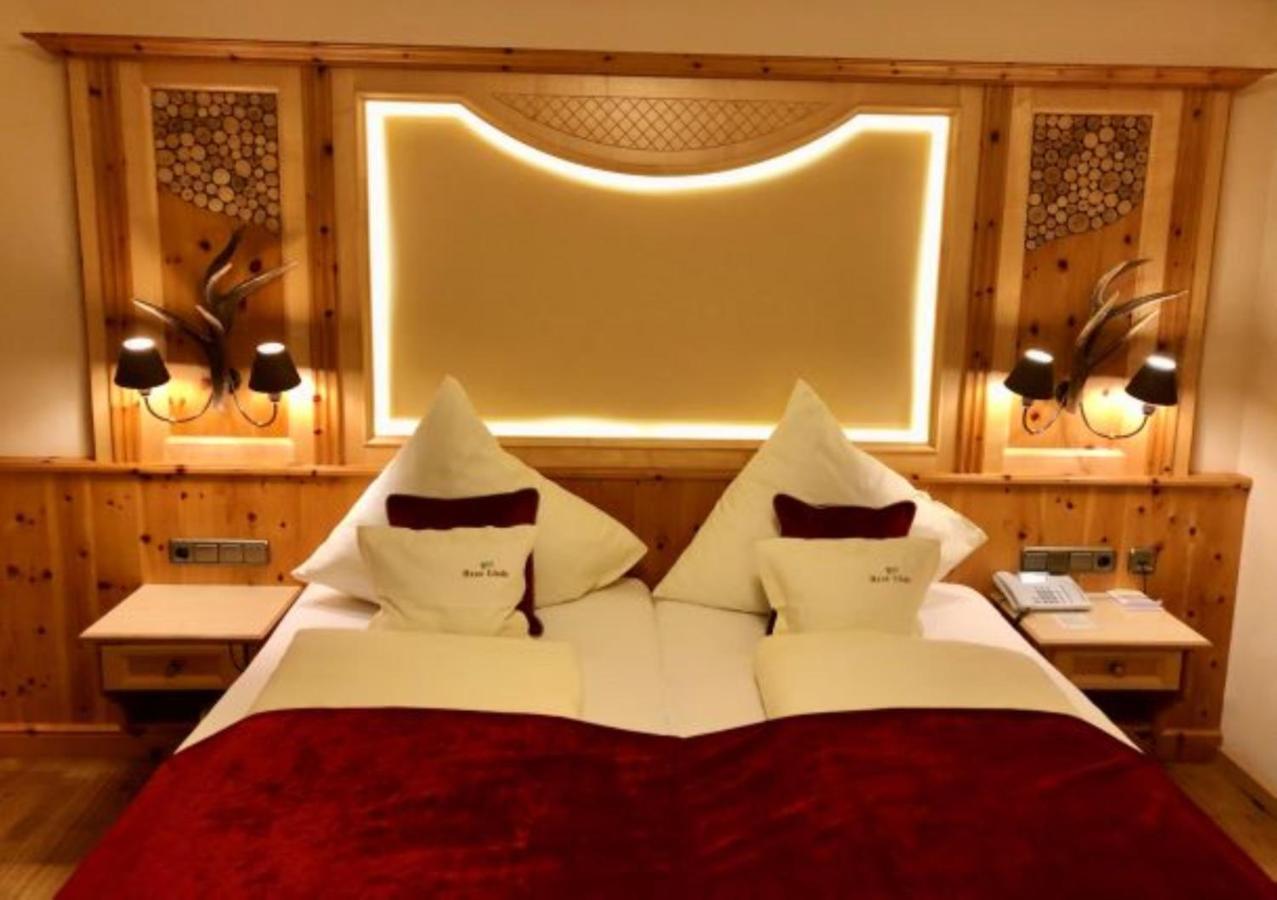 Ortner'S Resort Bad Füssing Buitenkant foto A modern double bed