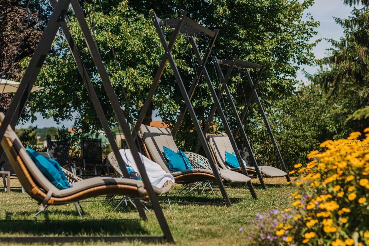 Ortner'S Resort Bad Füssing Buitenkant foto The garden of the hotel