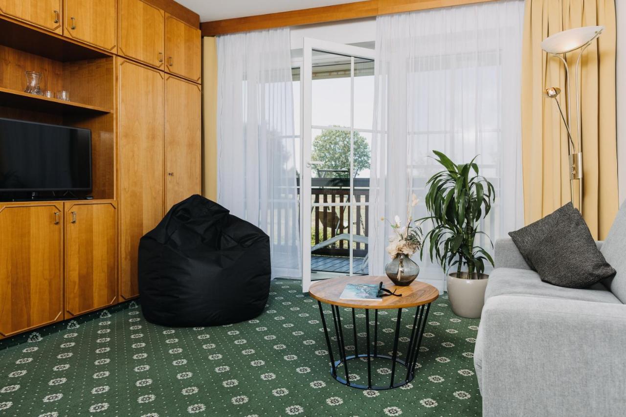Ortner'S Resort Bad Füssing Buitenkant foto A room at the hotel